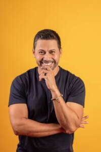 gustavo grande, headshot, bright colors, miami photographer